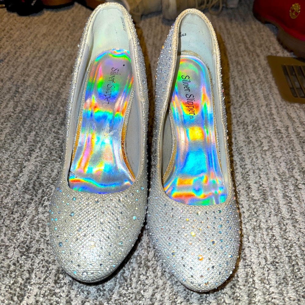 Sparkly heels 👠